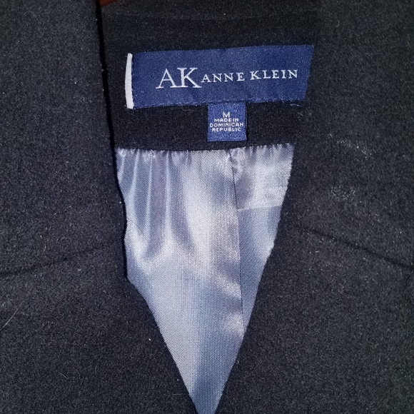 Wool coat - Picture 2 of 7